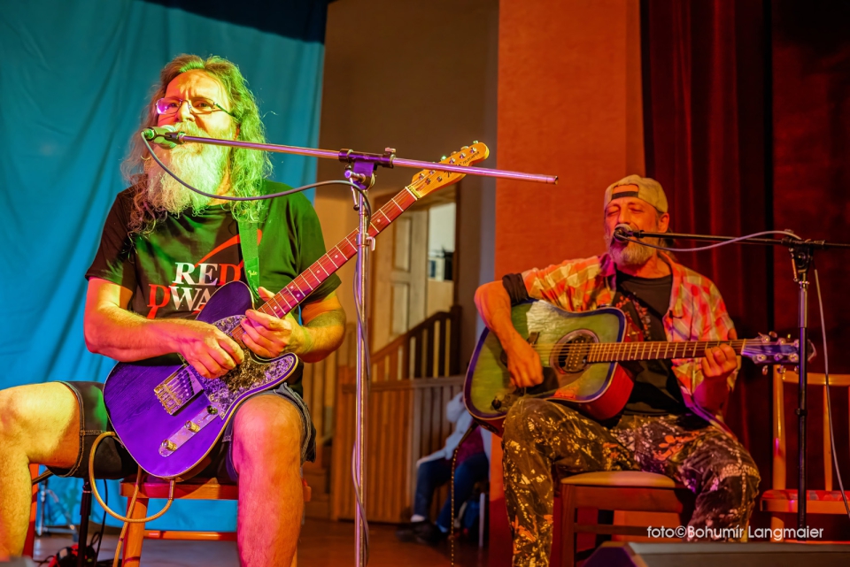 PRIMITIV AKUSTIK